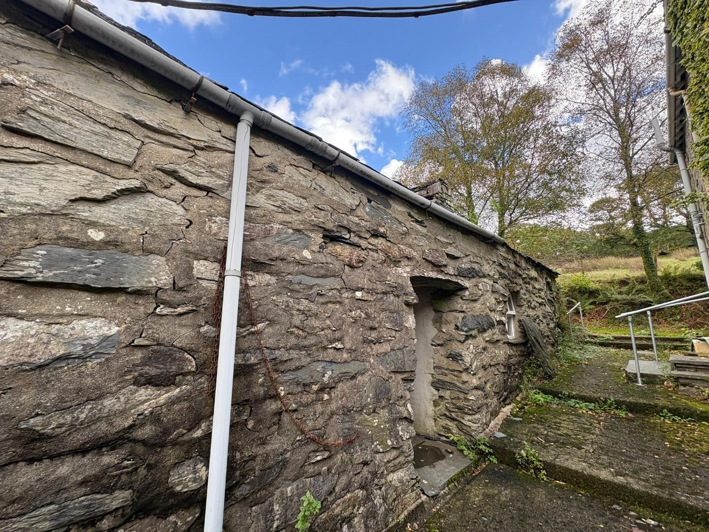 Outbuilding 1.JPEG